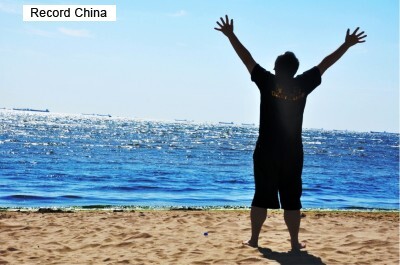 15���������ǯ��ϡ��������ܼ��Ρ֤��ҤȤꤵ�ޡפ�ή�Ԥ��Ƥ��뤬���ȿȤμ�Ԥ��Ф����и�����Ĥ٤��ǤϤʤ��Ȥ��뵭����Ǻܤ����������̿���