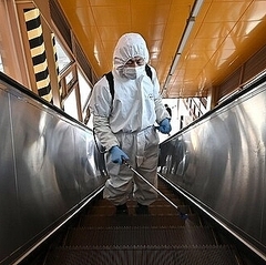 �ڹ�μ��ԥ�������ϲ�Ŵ�ؤǡ����������ۤ����ɸ������夿��Ȱ���2020ǯ3��13�����ơˡ�(c)Jung Yeon-je / AFP