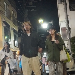 柄本時生＆さとうほなみ 個性派カップルの「変装なし恋人つなぎデート」姿