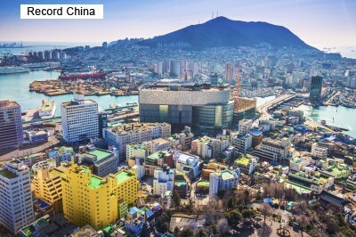 13��������ǥ��������̿�ʹ�ϡ��ִڹ񡦳����ˤ�����إӥ�β���˿������ƥ����������ӥ󥰤򤷤���������2�ͤνй񤬶ػߤ��줿�פȤ�����2�ͤϺ�ǯ4��ˤ��̵���⤤�ӥ뤫�饹���������ӥ󥰤򤷤ƹ�α��ʬ������Ƥ���פ��󤸤����̿��ϳ�����