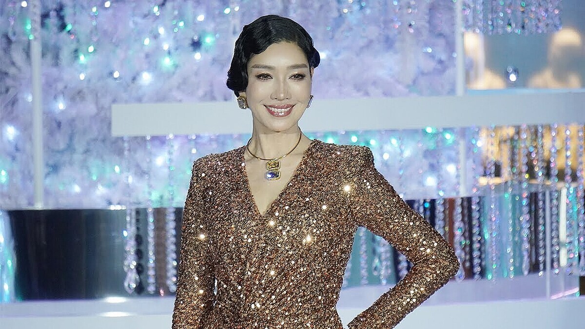 ���� �ߥ����󤬲ڤ䤫�ʥɥ쥹�Ѥ����š������ե�������ǥ��ꥹ�ޥ��ĥ�ー����