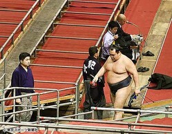 ������ε�ʱ��ˤ��Ԥ�Ƥ⡢̵�ѵҤǤϺ����Ĥ���鷺