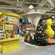 オープン初日は200人超の行列！セサミストリートマーケット阪神梅田本店が売上予算比200％の好調スタート、5日間で爆売れした限定グッズとは？