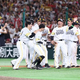サヨナラ勝利で喜ぶソフトバンクナイン【写真：加治屋友輝】