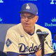 試合後の取材に応じたドジャースのデーブ・ロバーツ監督【写真：小谷真弥】