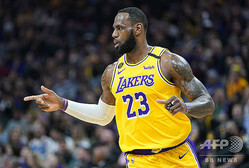 �ƥץ��Х����åȥܡ����NBA�ˡ������󥼥륹���쥤�������Υ�֥��󡦥������ॺ��2020ǯ2��1�����ơˡ�(c)Thearon W. Henderson / GETTY IMAGES NORTH AMERICA / AFP